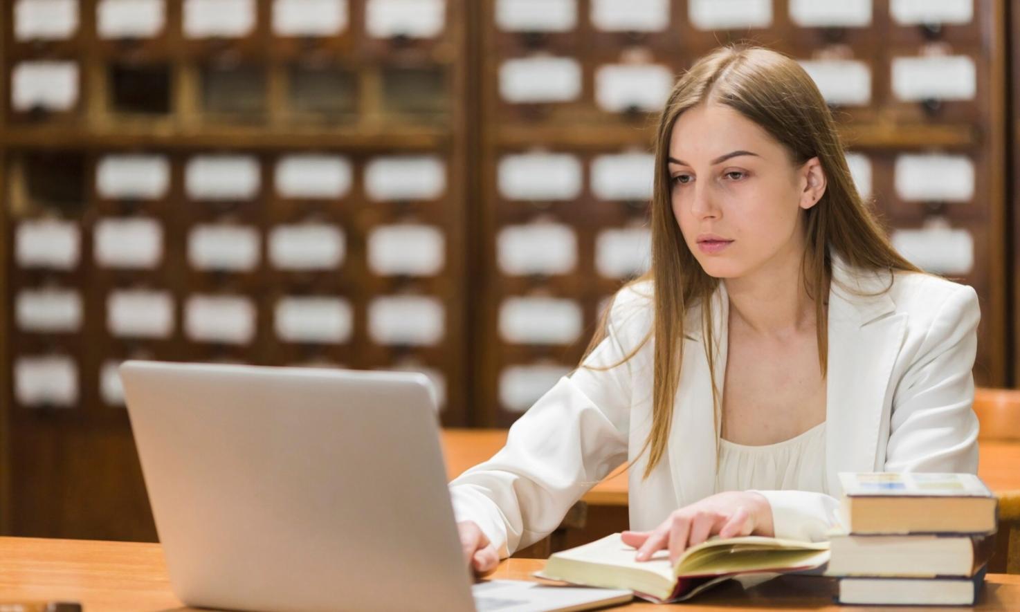 Consulta individualizada sobre finanzas para estudiantes